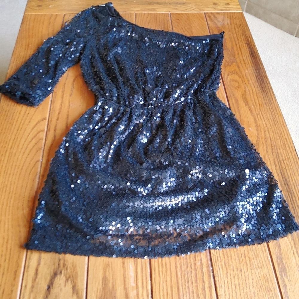 Black Sequin Dress. 💙💜💚🩷 Off Shoulder. Beautiful Dress! Medium Excellent Con